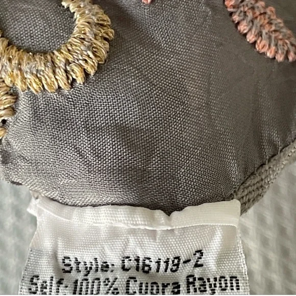 Johnny Was Floral Embroidered Gray Rayon Tie Neck Blouse Size Small - Picture 7 of 9